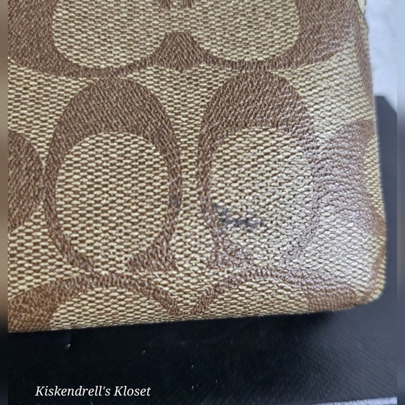 Coach Bundle Hilda Sandals SZ6 and Matching Signature  Wristlet. - Picture 8 of 16